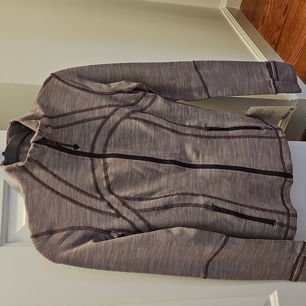 Lululemon Define Jacket Luon size 6 Berry Color